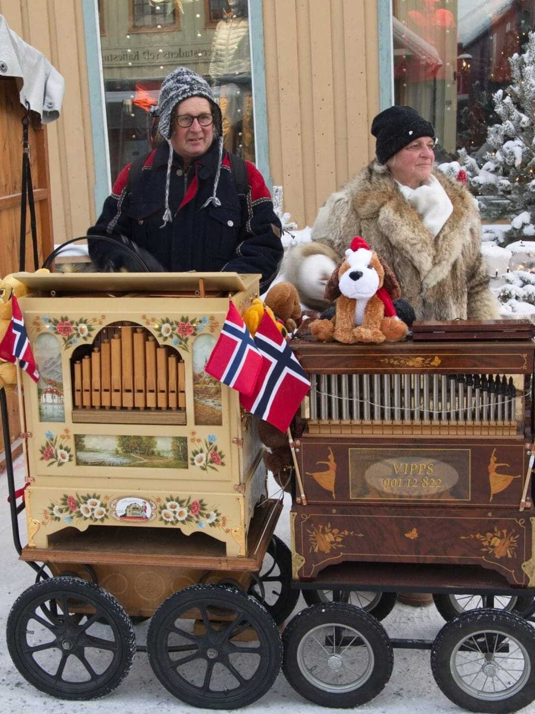 Lirekasse på Julemarked Røros. Foto: Svein Eggan