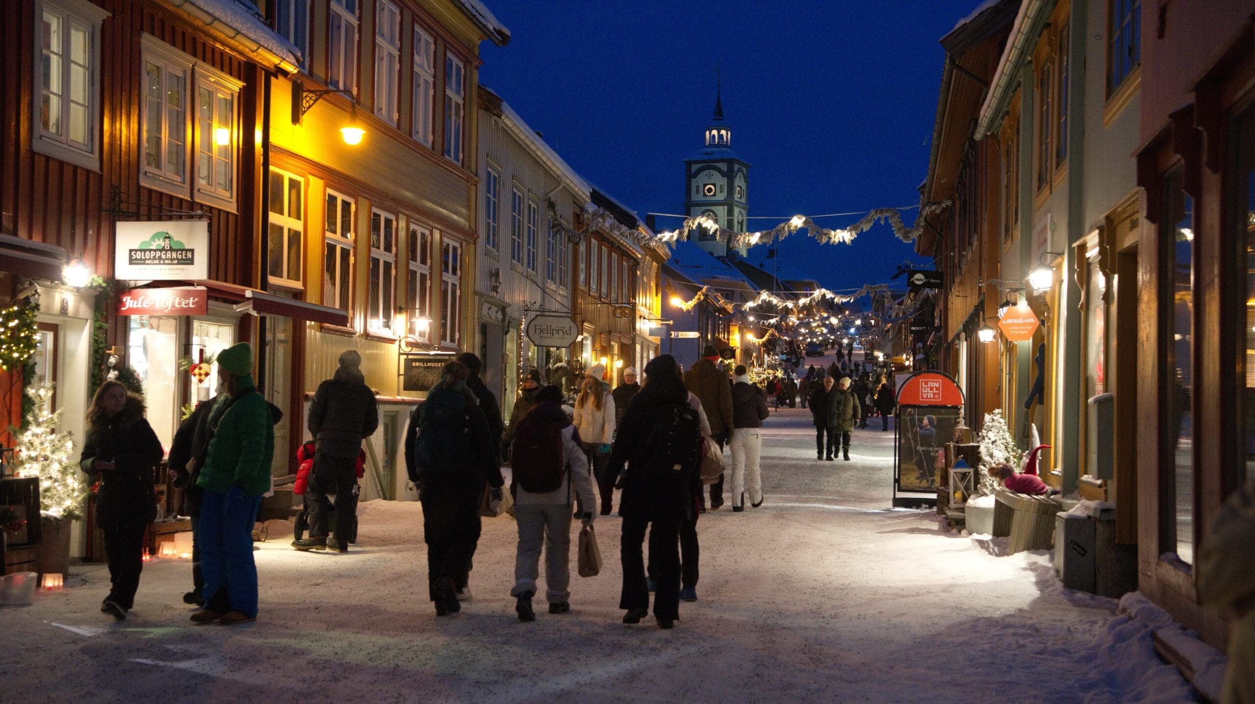 Kjerkgata på Røros. Foto: Svein Eggan